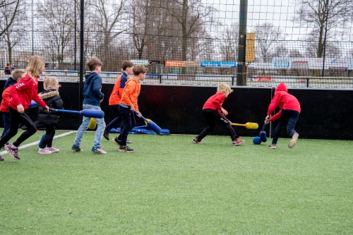 Voetballende kinderen